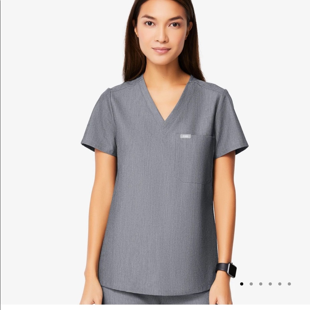 FIGS ONE POCKET GRAPHITE SCRUB TOP